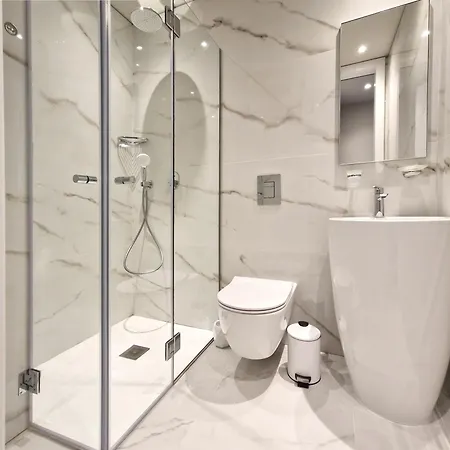 Aeon Residences - In The Heart Of Holiday home *