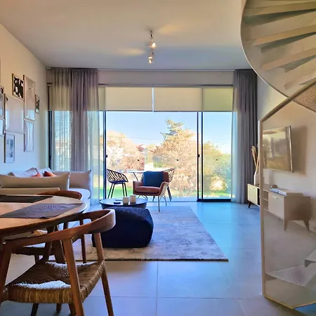 Aeon Residences - In The Heart Of Holiday home *