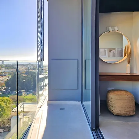 Aeon Residences - In The Heart Of Holiday home
