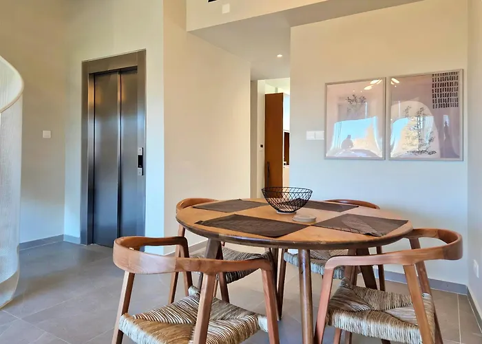 Aeon Residences - In The Heart Of Vakantiehuis Paphos