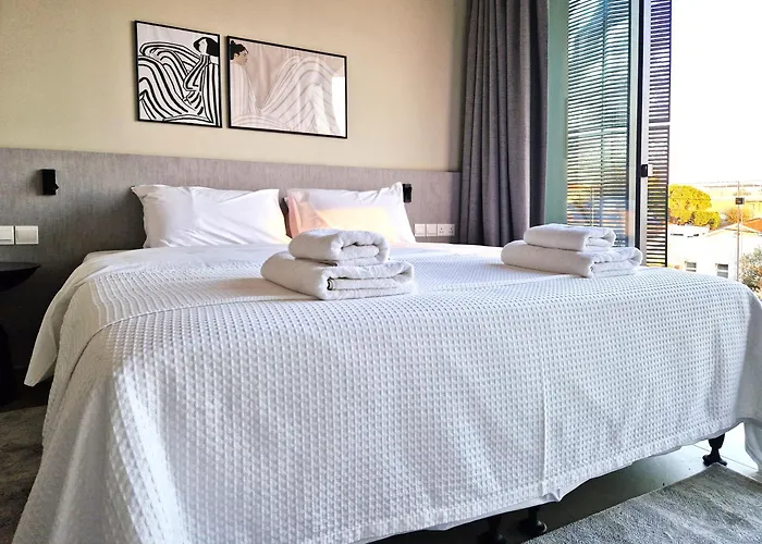 別荘 Aeon Residences - In The Heart Of パ フォス