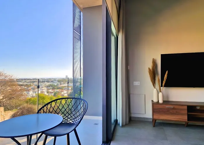 別荘 Aeon Residences - In The Heart Of *